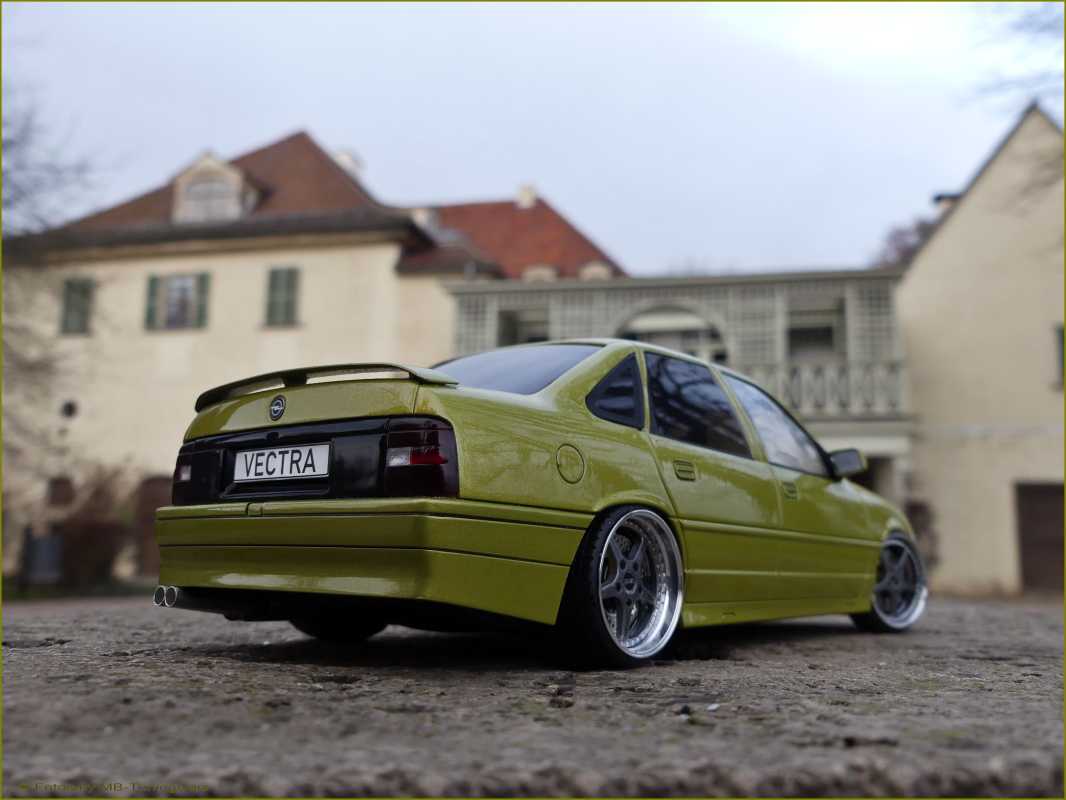 1:18 Opel Vectra A 2000 16V Bj.90 + 3tlg. OZ Mito Alu = LENKBAR !